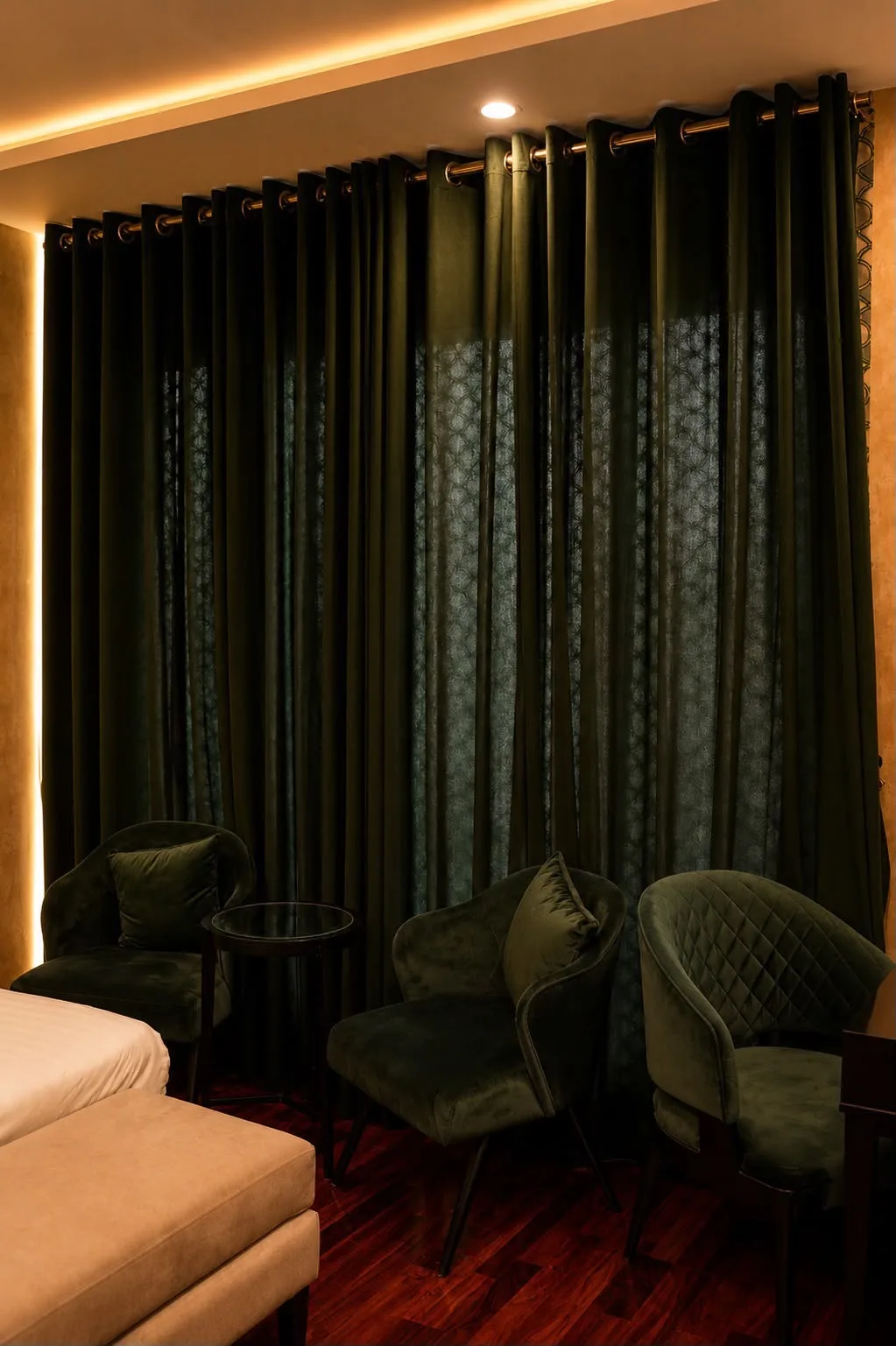 Royale Suite — further view